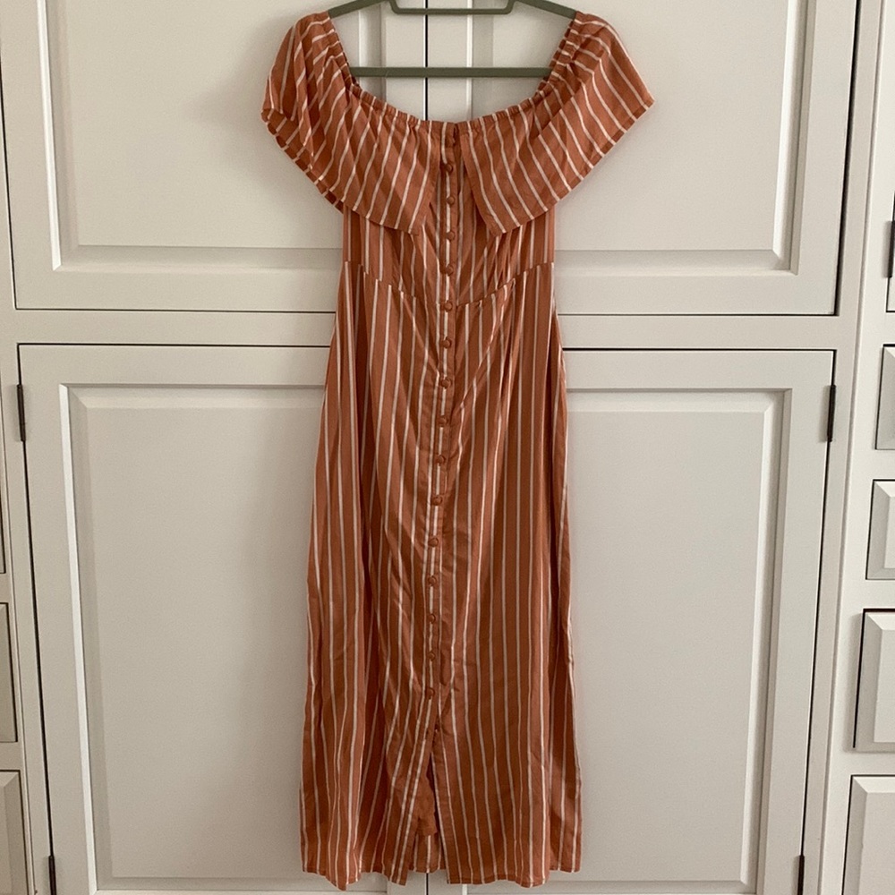 Lulu’s Off the Shoulder Dress 😍